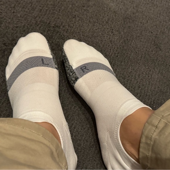 COPY - Under Armour White running socks - Picture 8 of 12